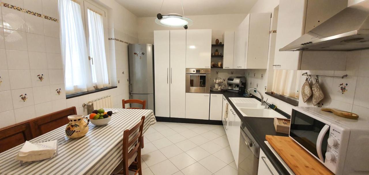 Casa De Amicis 18 Bed & Breakfast Монтескалиозо Екстериор снимка
