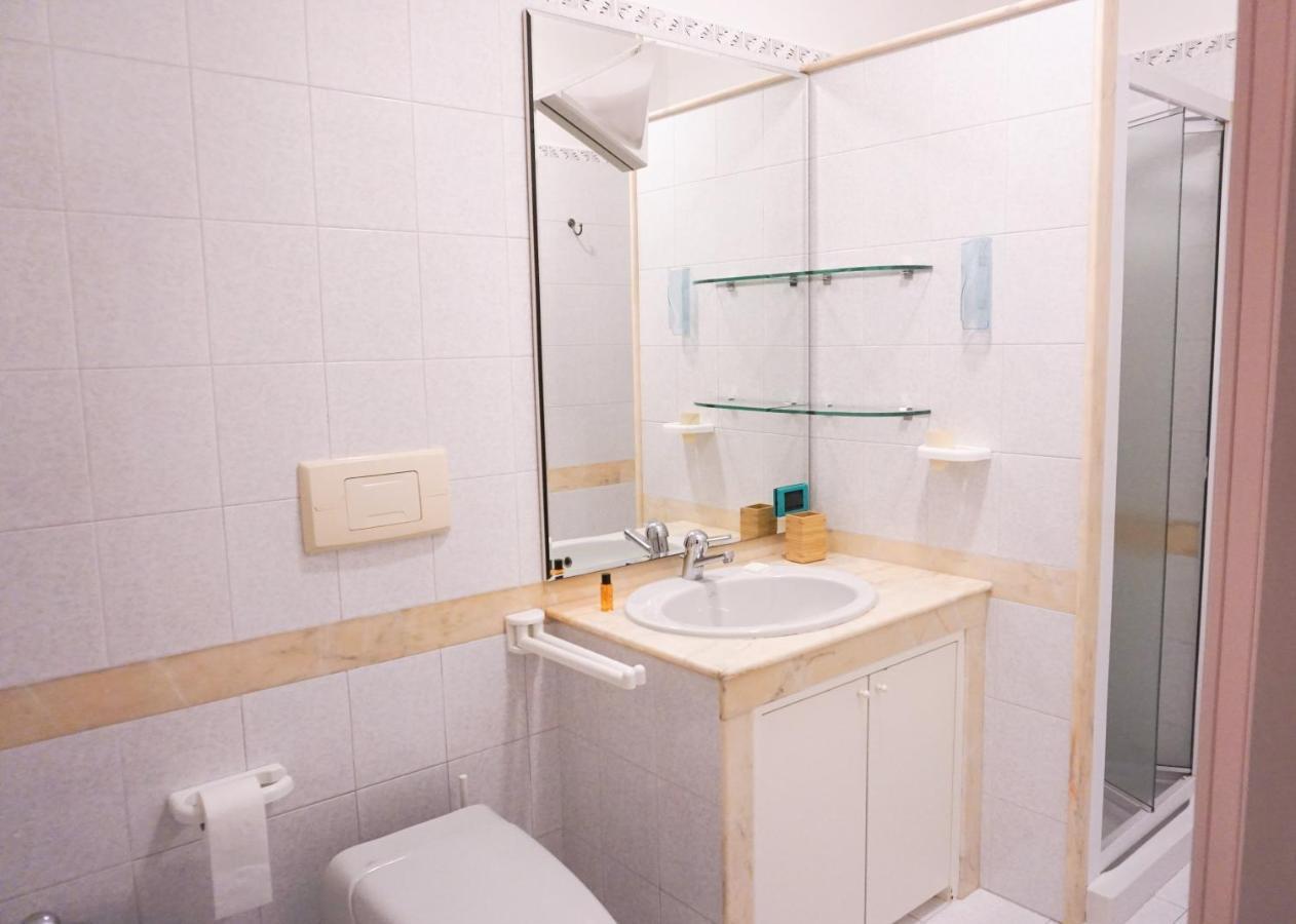 Casa De Amicis 18 Bed & Breakfast Монтескалиозо Екстериор снимка