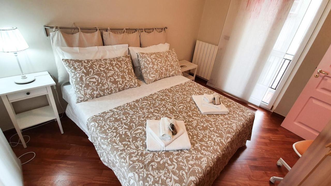 Casa De Amicis 18 Bed & Breakfast Монтескалиозо Екстериор снимка